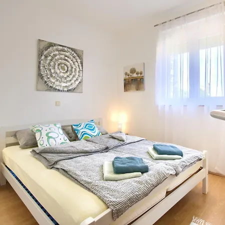 Apartment House *