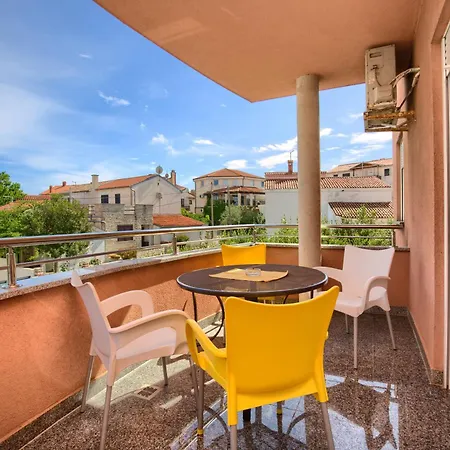 House Apartament *